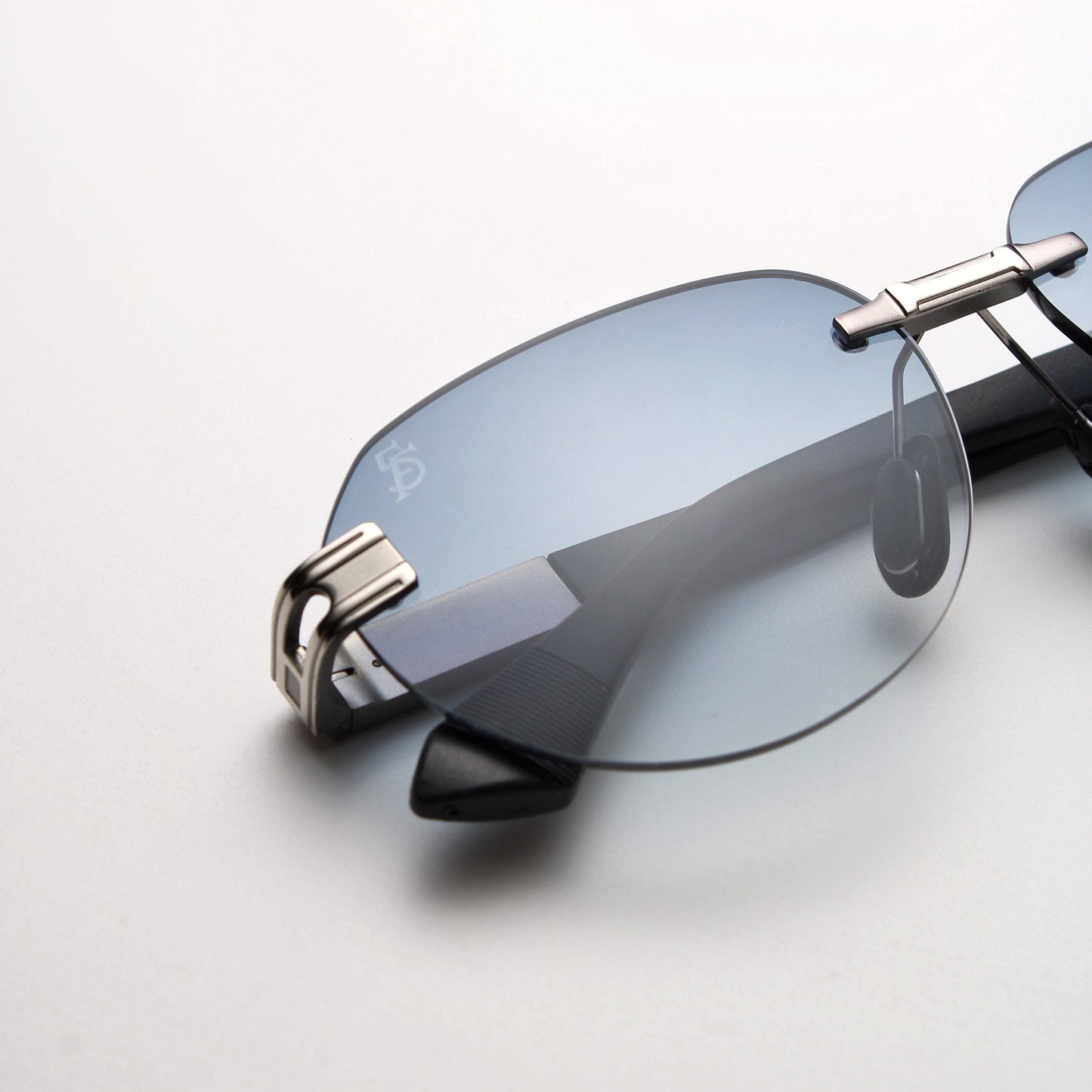 VOMAD SUNGLASSES