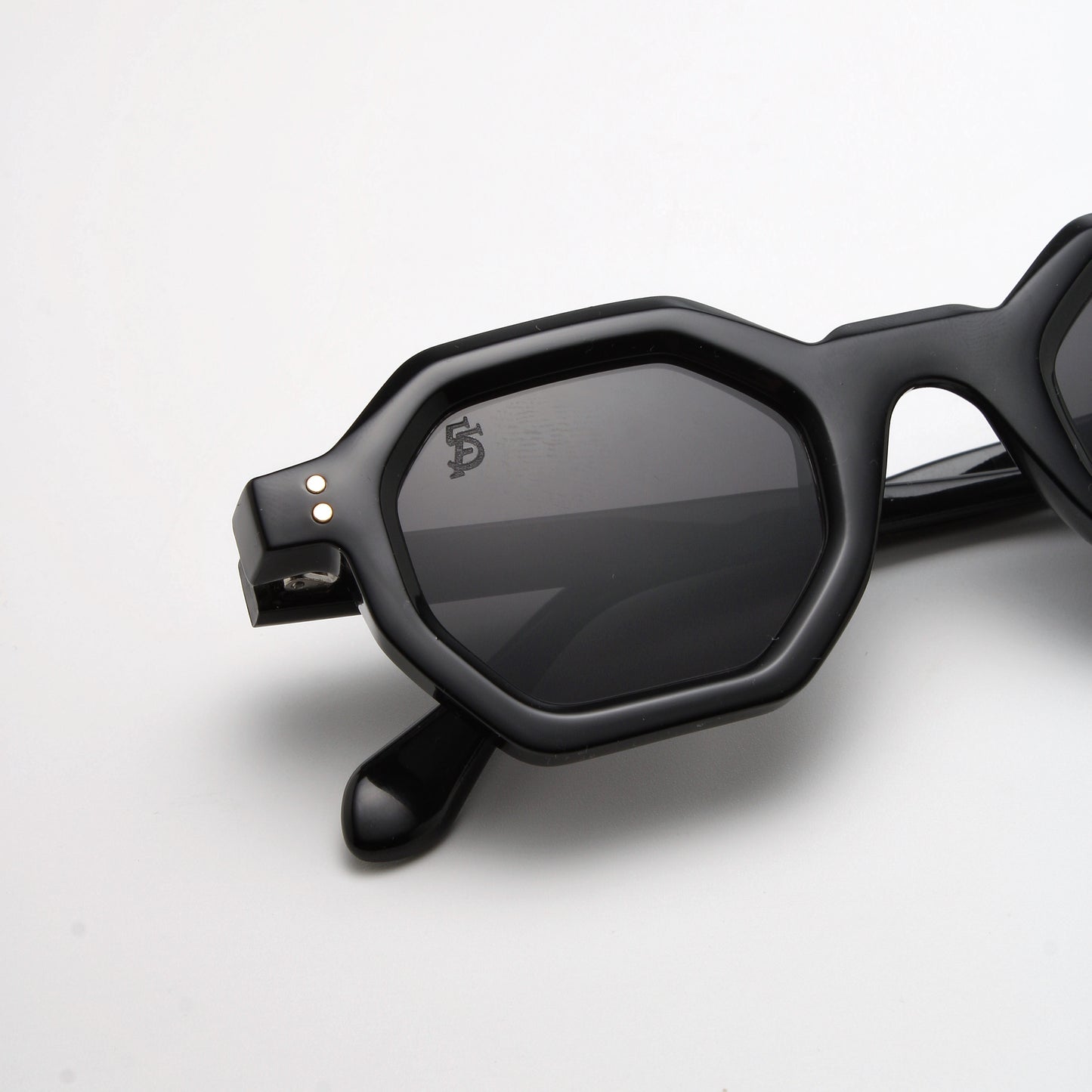 KALVO SUNGLASSES