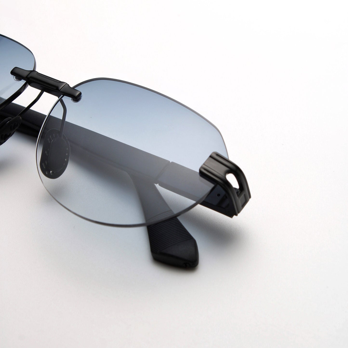 VOMAD SUNGLASSES