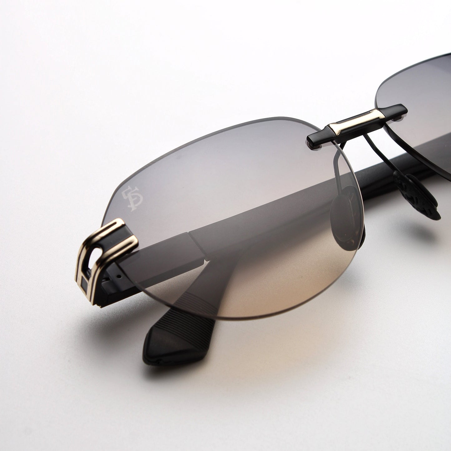 VOMAD SUNGLASSES